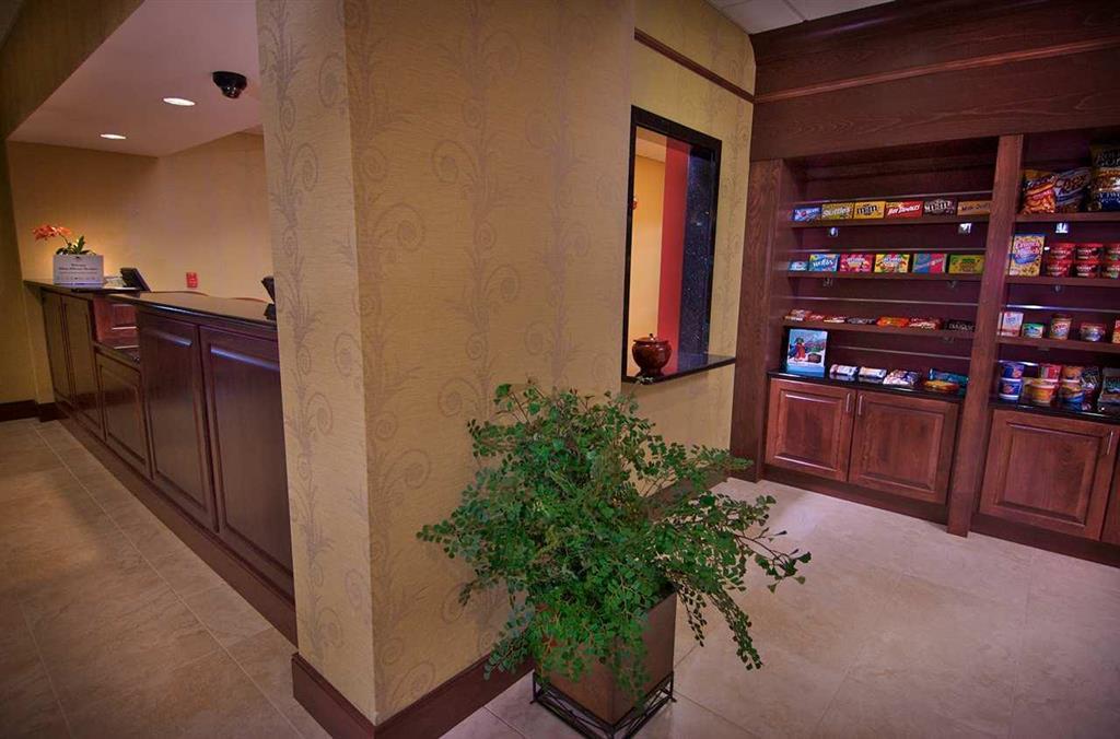 ホテル ホームウッド スイーツ バイ ヒルトン メドフォード 部屋 写真